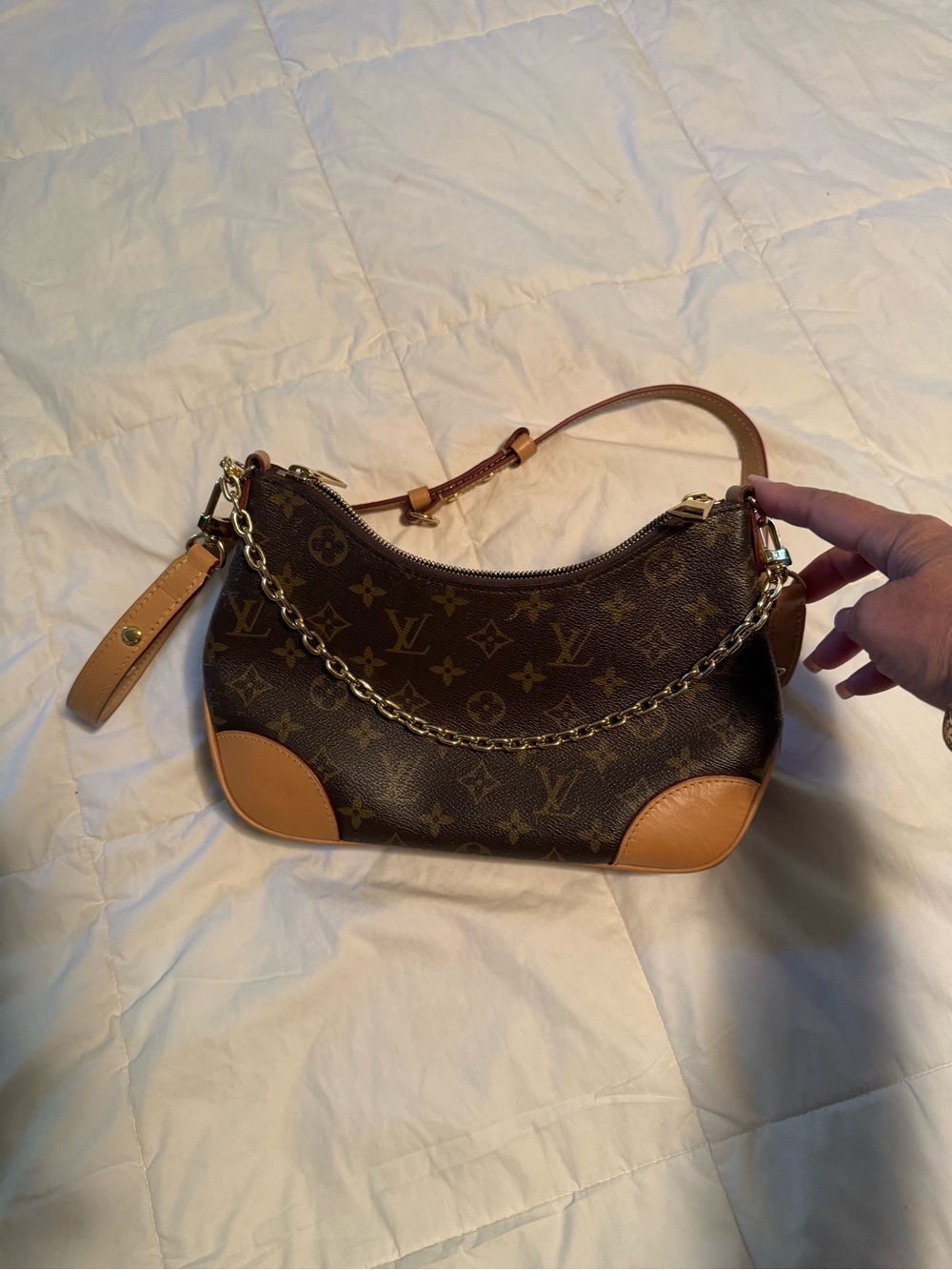 Louis Vuitton Monogram Canvas Shoulder Bag with Gold Chain